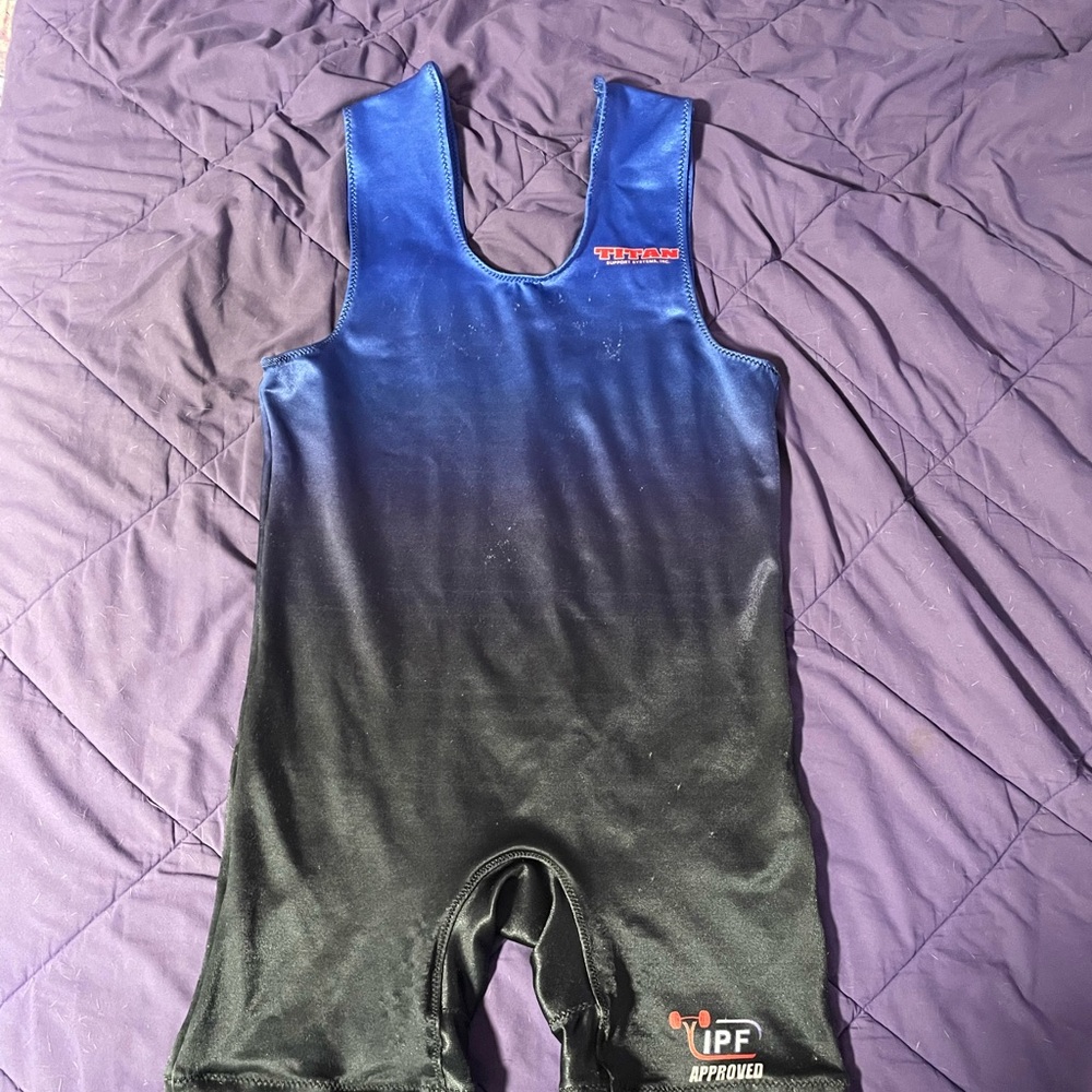 Blue ombré Titan singlet